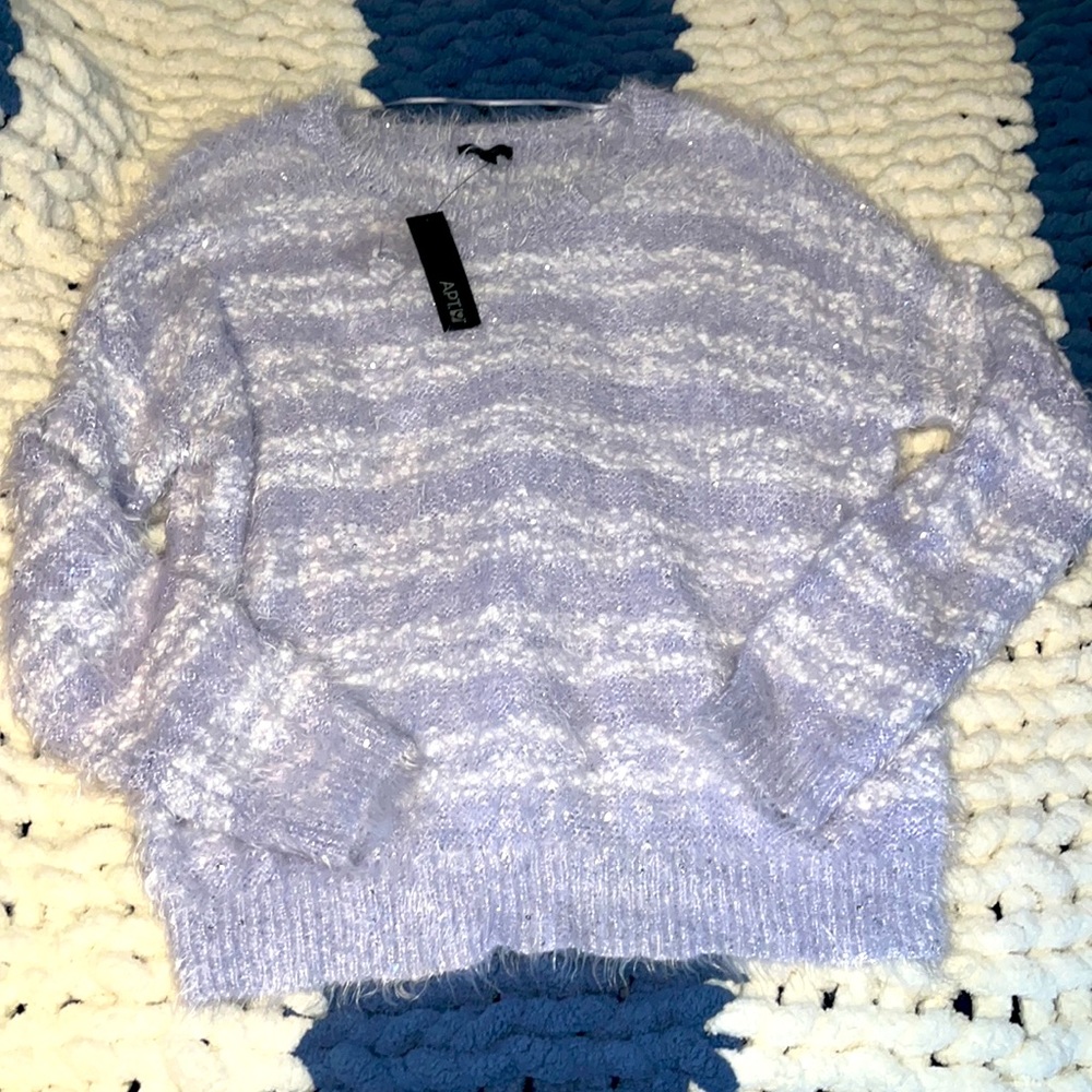 NWT fuzzy sweater size XL